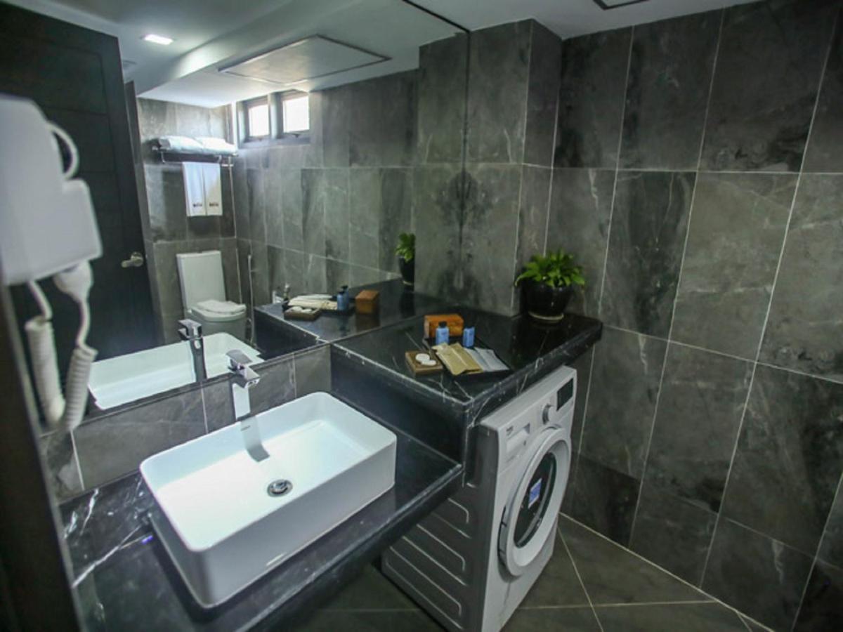 Hotel Scion Yangon Exteriör bild